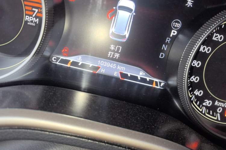 Used Jeep Cherokee 2016 2.0L Superior Edition Odometer Close Up