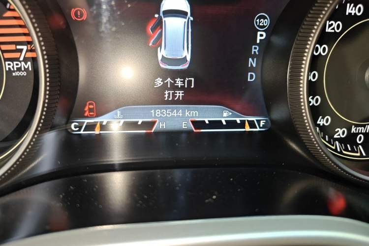 Used Jeep Cherokee 2016 2.0L Superior Edition Odometer Close Up