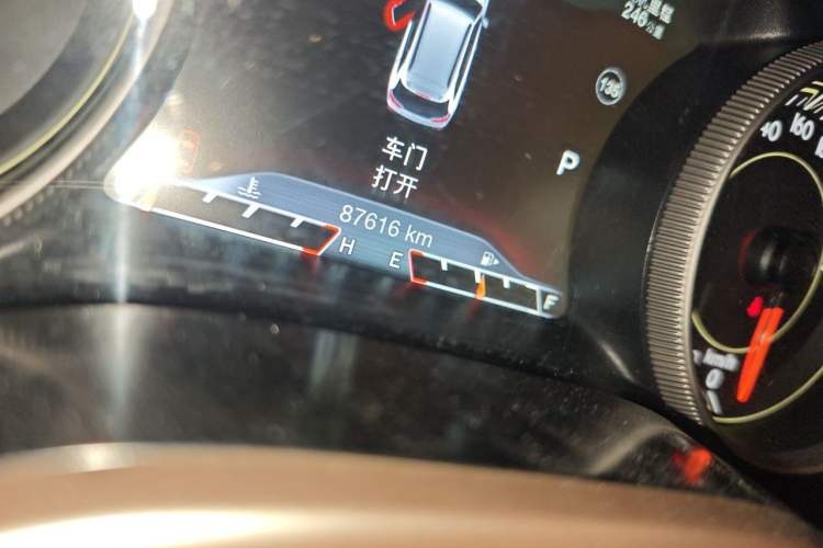 Used Jeep Cherokee 2016 2.4L 75th Anniversary Edition Odometer Close Up