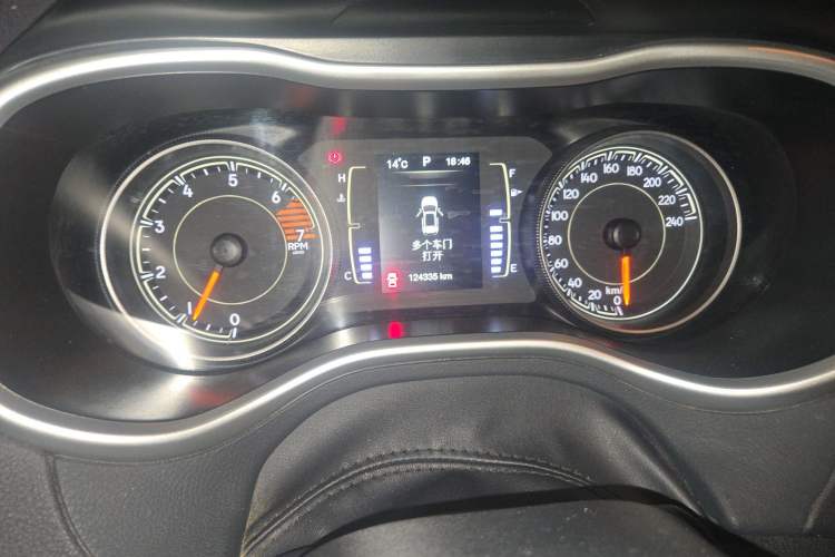 Used Jeep Cherokee 2016 2.4L Professional Edition Odometer Close Up