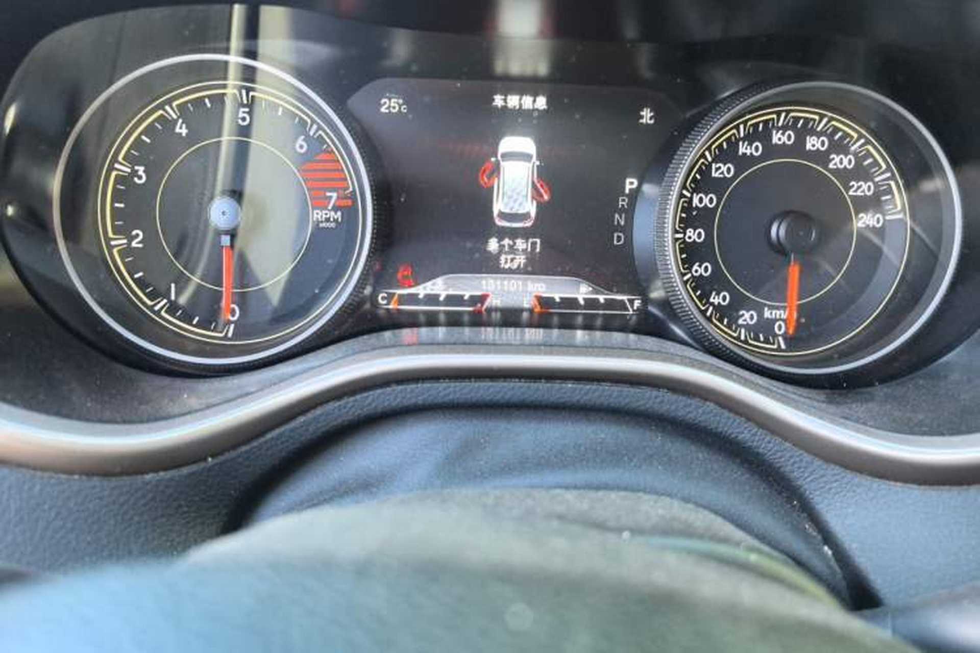Used Jeep Cherokee 2016 2.0L Superior Edition Odometer Close Up