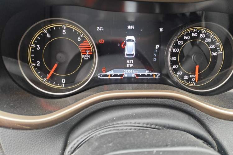 Used Jeep Cherokee 2016 2.0L Superior Edition Odometer Close Up