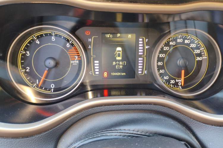 Used Jeep Cherokee 2016 2.4L Leading Edition Odometer Close Up