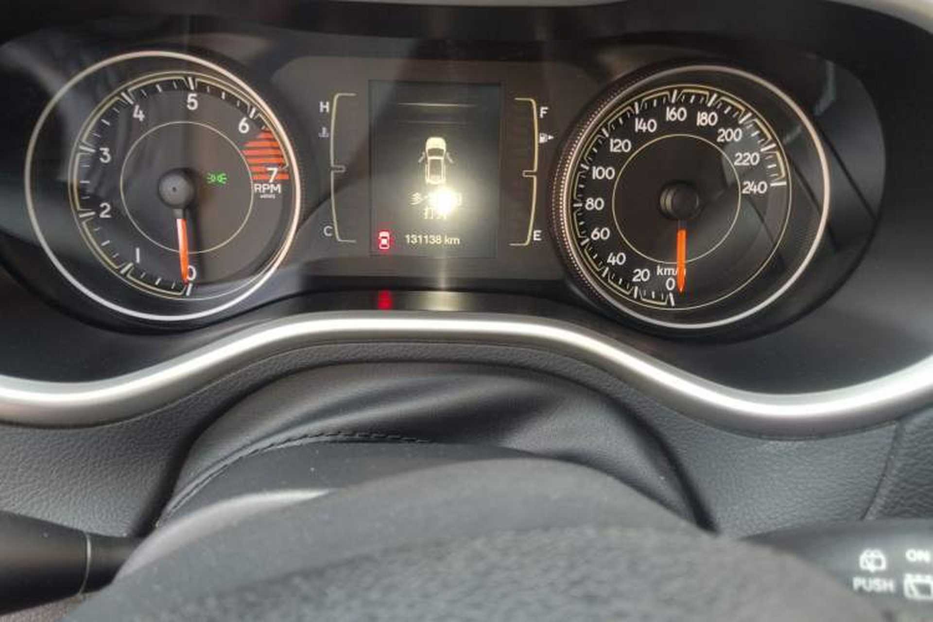 Used Jeep Cherokee 2016 2.4L Leading Edition Odometer Close Up