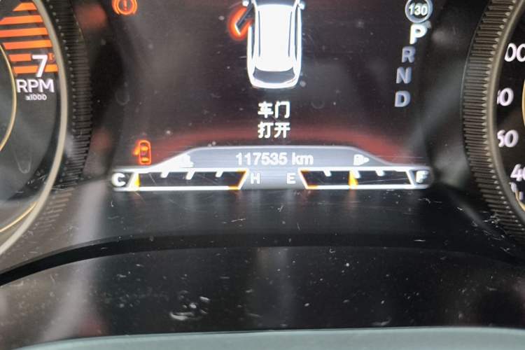 Used Jeep Cherokee 2016 2.4L Superior Edition Odometer Close Up