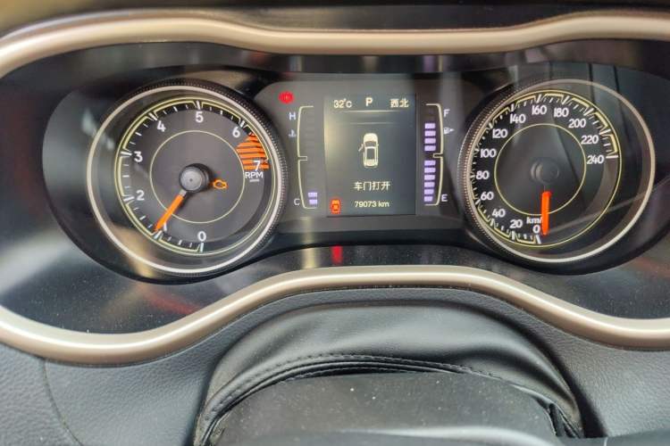 Used Jeep Cherokee 2016 2.4L Leading Edition Odometer Close Up