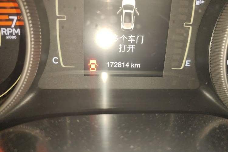 Used Jeep Cherokee 2016 2.4L Leading Smart Version Odometer Close Up
