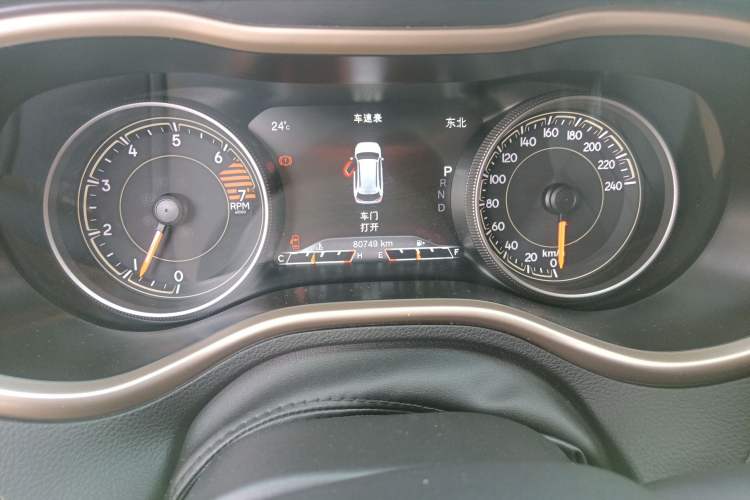 Used Jeep Cherokee 2016 2.0L Superior Edition Odometer Close Up