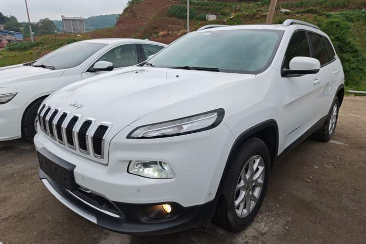 Used Jeep Cherokee 2016 2.4L Professional Edition Guazi used car, China used car export, Used car for sale, Used  cars, Cheapest cars for sale