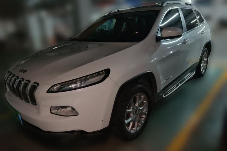 Used Jeep Cherokee 2016 2.0L Superior Edition Guazi used car, China used car export, Used car for sale, Used  cars, Cheapest cars for sale
