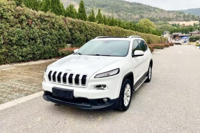 Used Jeep Cherokee 2016 2.0L Superior Edition
