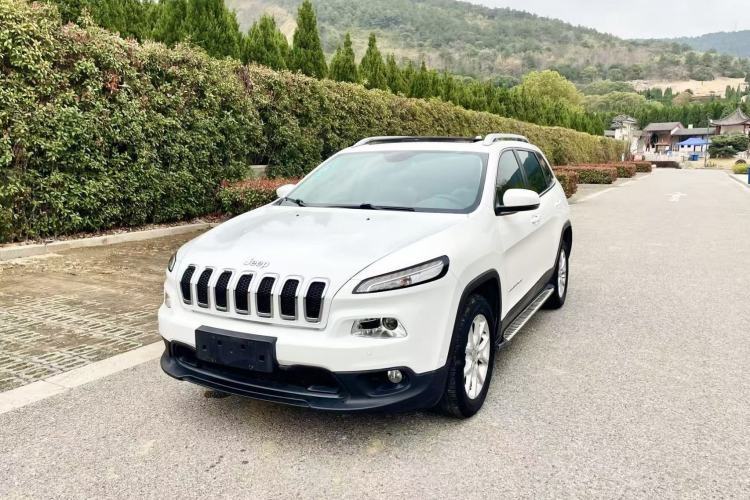 Used Jeep Cherokee 2016 2.0L Superior Edition Guazi used car, China used car export, Used car for sale, Used cars, Cheapest cars for sale