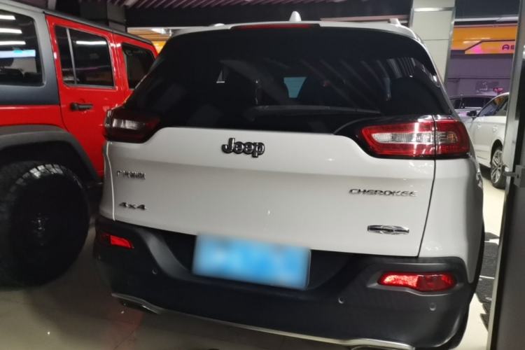 Used Jeep Cherokee 2016 2.4L Professional Edition Rear
