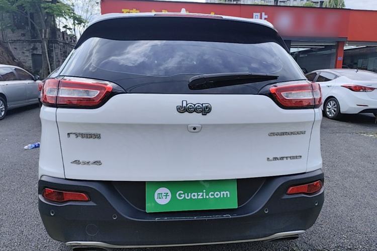 Used Jeep Cherokee 2016 2.4L Superior Edition Rear