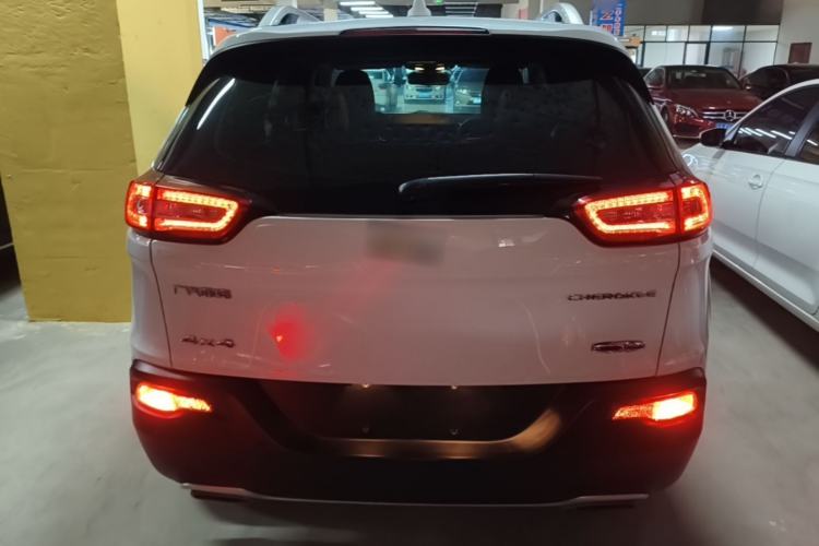 Used Jeep Cherokee 2016 2.4L Professional Edition Rear
