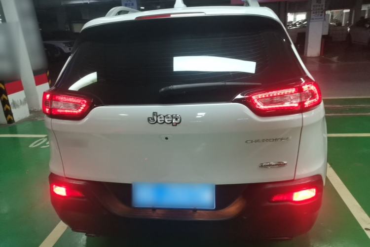 Used Jeep Cherokee 2016 2.0L Superior Edition Rear