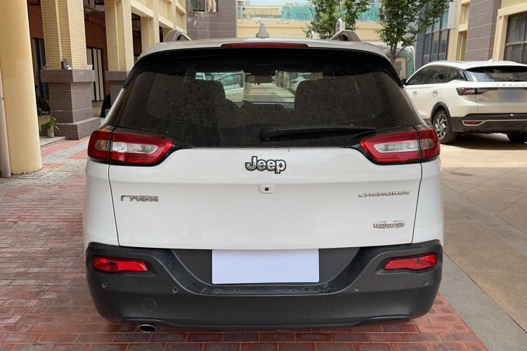 Used Jeep Cherokee 2016 2.0L Superior Edition Rear