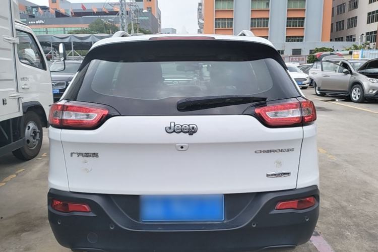 Used Jeep Cherokee 2016 2.0L Superior Edition Rear