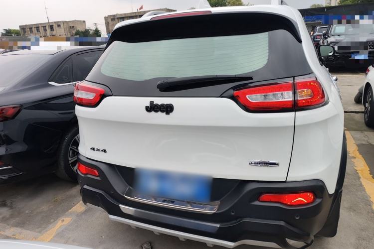Used Jeep Cherokee 2016 2.4L Professional Edition Rear