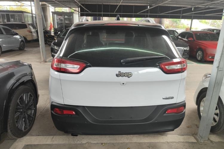 Used Jeep Cherokee 2016 2.0L Superior Edition Rear