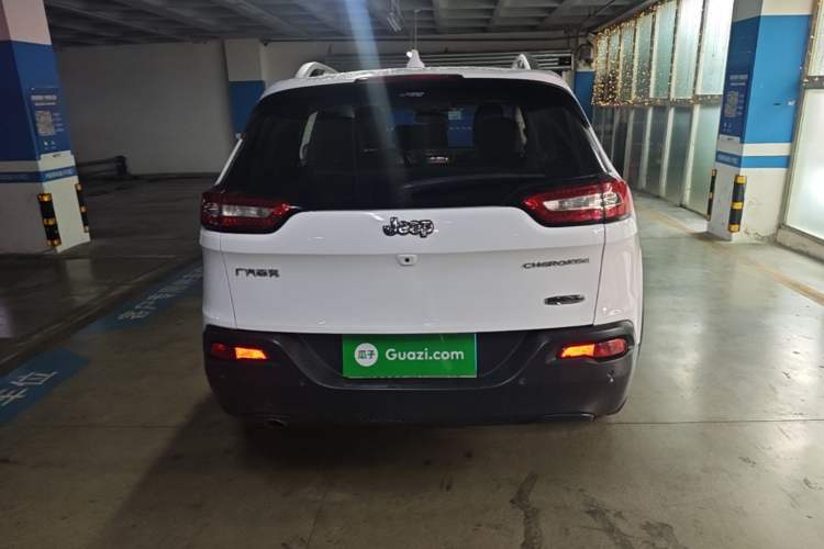 Used Jeep Cherokee 2016 2.0L Superior Edition Rear