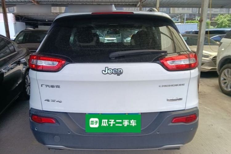 Used Jeep Cherokee 2016 2.4L Professional Edition Rear