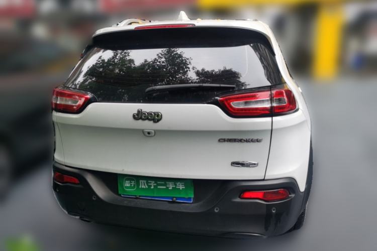 Used Jeep Cherokee 2016 2.0L Superior Edition Rear