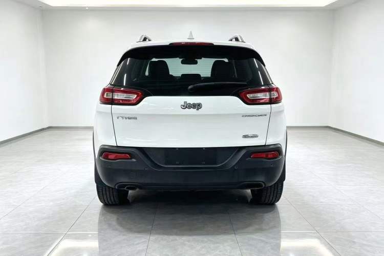 Used Jeep Cherokee 2016 2.0L Leading Edition Rear