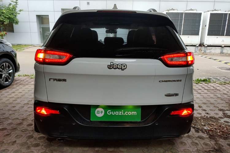 Used Jeep Cherokee 2016 2.0L Leading Edition Rear