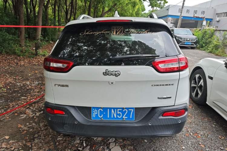 Used Jeep Cherokee 2016 2.0L Superior Edition Rear
