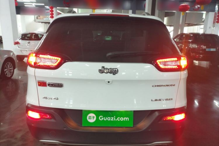 Used Jeep Cherokee 2016 2.4L Superior Edition Rear
