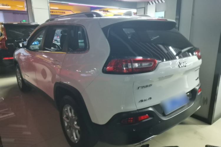 Used Jeep Cherokee 2016 2.4L Professional Edition Rear Left 45 Deg