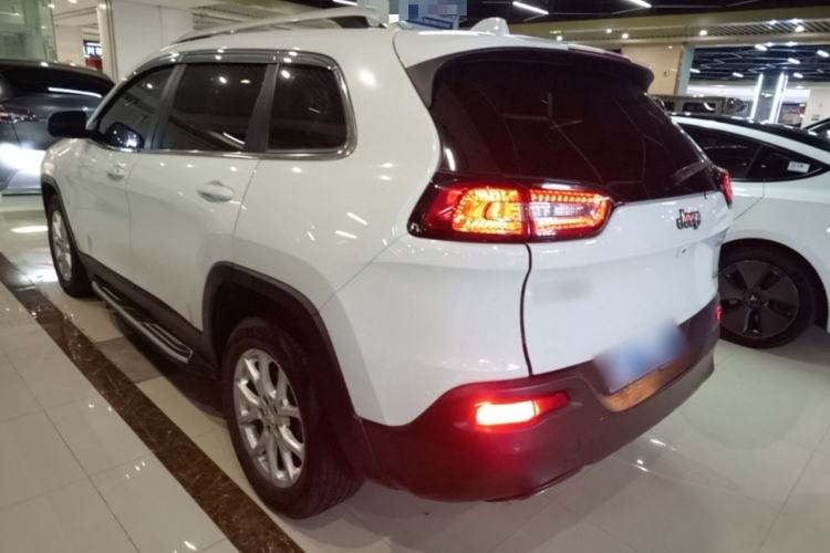 Used Jeep Cherokee 2016 2.4L Leading Smart Version Rear Left 45 Deg