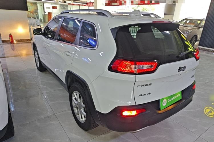 Used Jeep Cherokee 2016 2.4L Professional Smart Version Rear Left 45 Deg