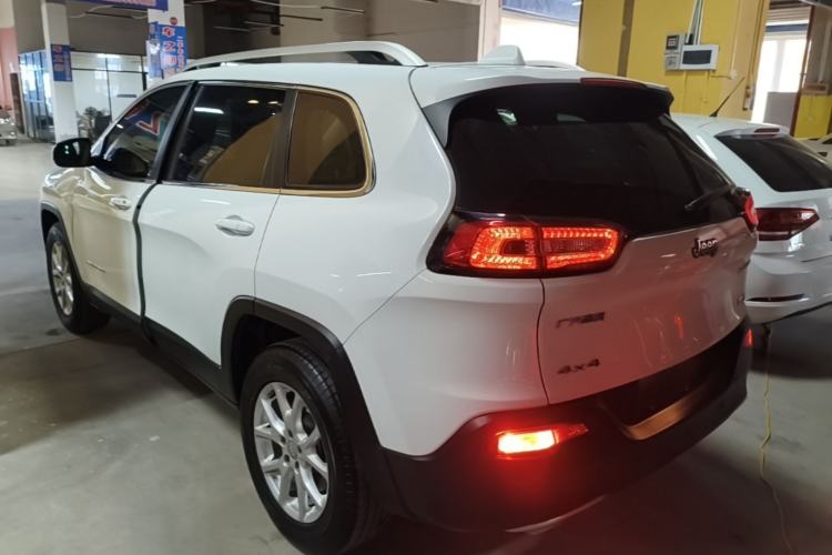 Used Jeep Cherokee 2016 2.4L Professional Edition Rear Left 45 Deg
