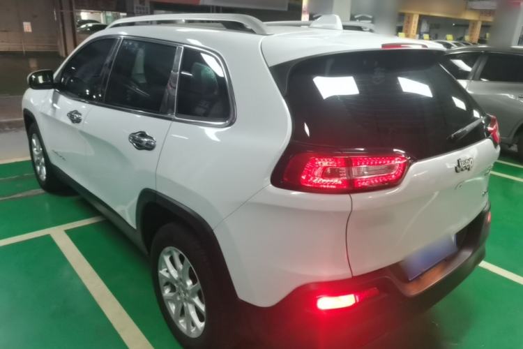 Used Jeep Cherokee 2016 2.0L Superior Edition Rear Left 45 Deg