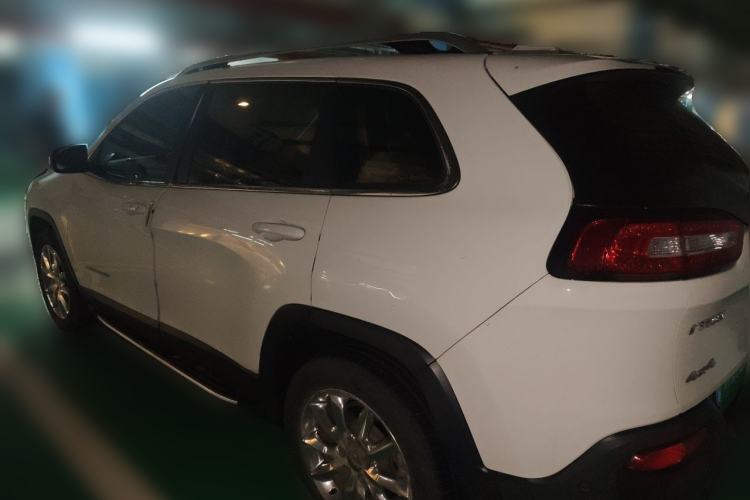 Used Jeep Cherokee 2016 2.4L Superior Edition Rear Left 45 Deg