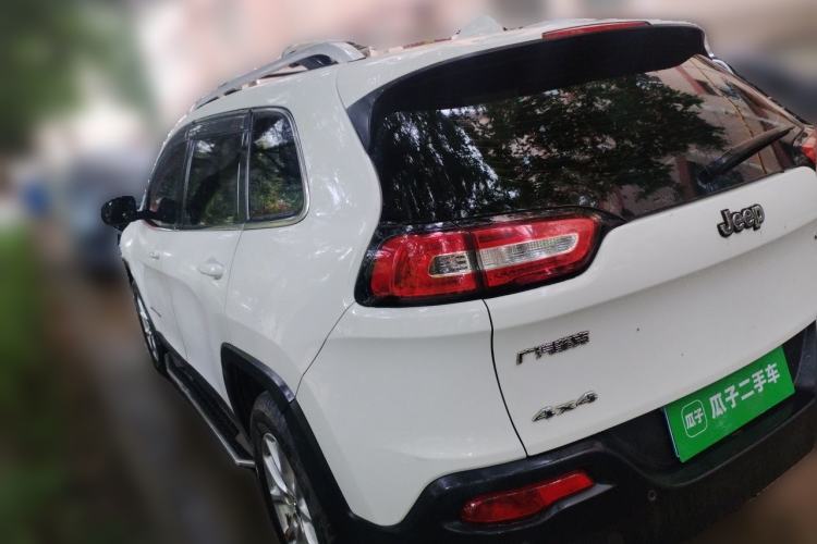 Used Jeep Cherokee 2016 2.4L Professional Edition Rear Left 45 Deg