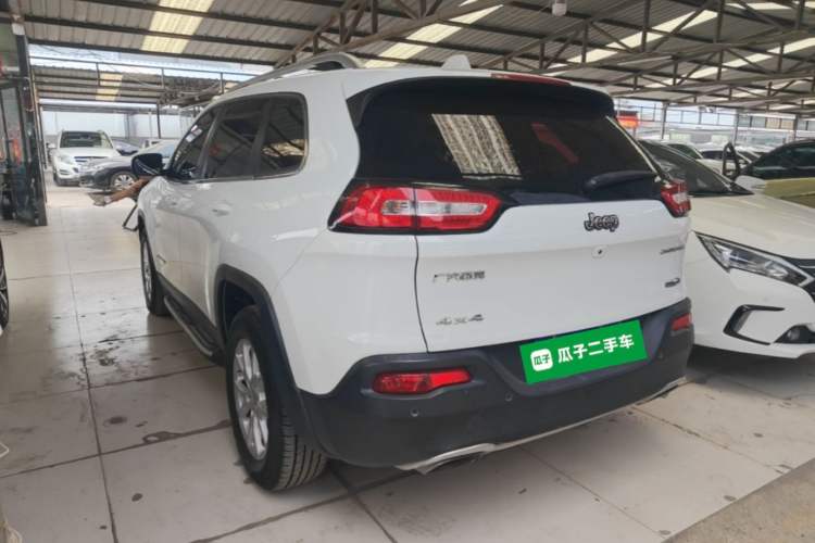 Used Jeep Cherokee 2016 2.4L Professional Edition Rear Left 45 Deg