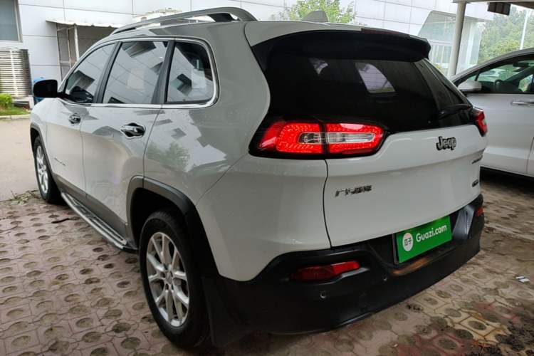 Used Jeep Cherokee 2016 2.0L Leading Edition Rear Left 45 Deg