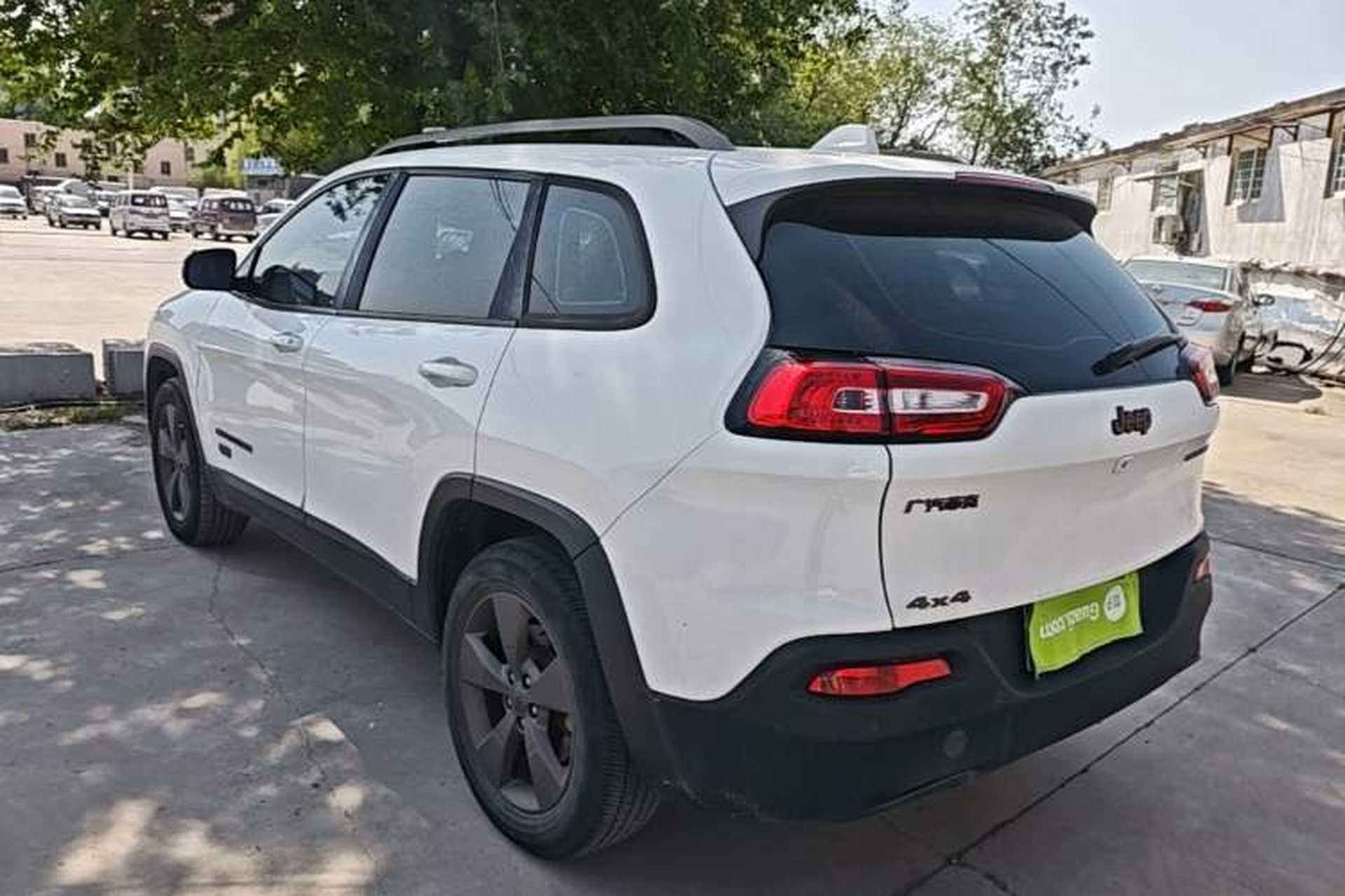 Used Jeep Cherokee 2016 2.4L 75th Anniversary Edition Rear Left 45 Deg