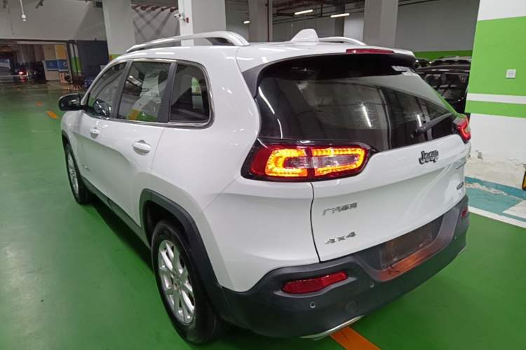 Used Jeep Cherokee 2016 2.4L Professional Edition Rear Left 45 Deg