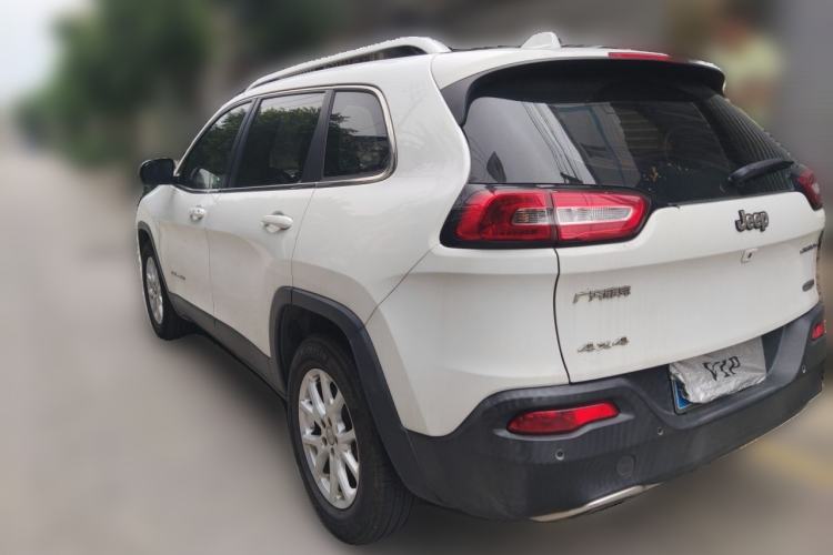 Used Jeep Cherokee 2016 2.4L Professional Smart Version Rear Left 45 Deg