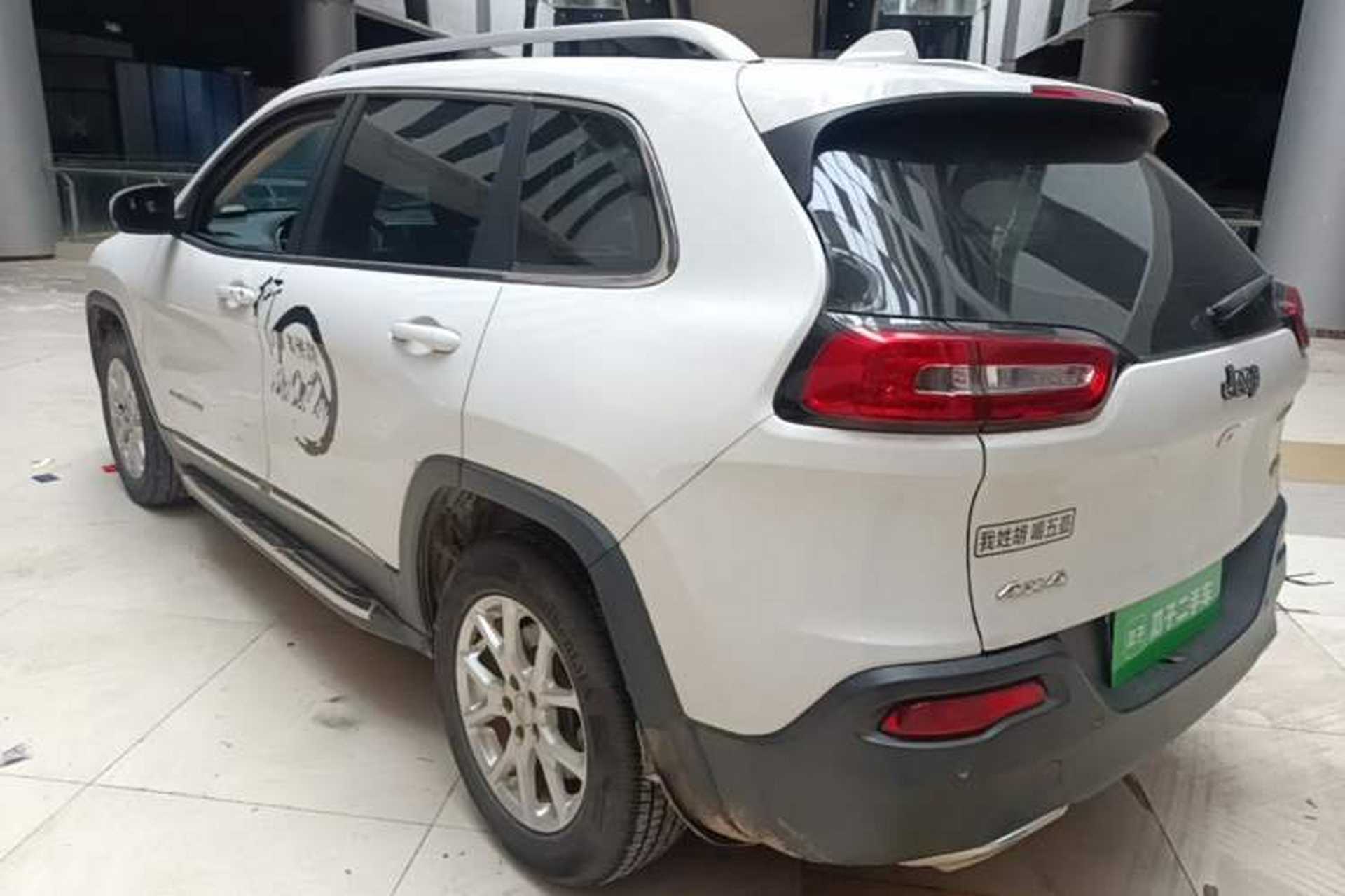 Used Jeep Cherokee 2016 2.4L Professional Smart Version Rear Left 45 Deg
