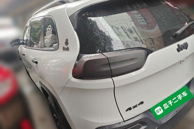 Used Jeep Cherokee 2016 2.4L Professional Smart Version Rear Left 45 Deg