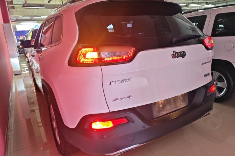 Used Jeep Cherokee 2016 2.4L Professional Edition Rear Left 45 Deg