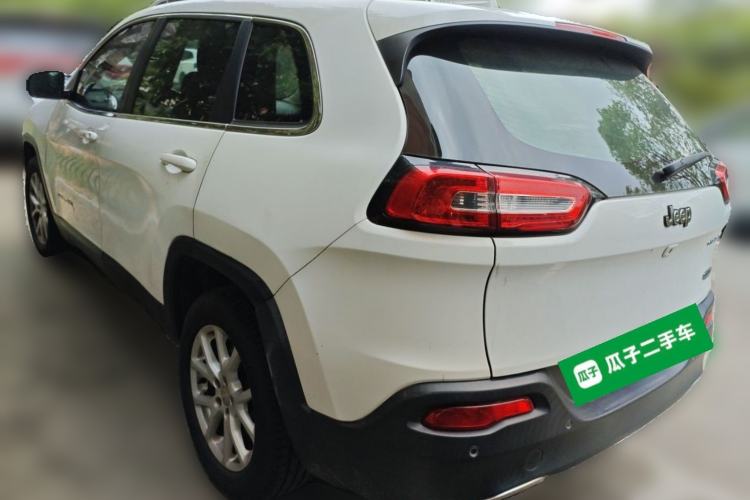 Used Jeep Cherokee 2016 2.4L Professional Smart Version Rear Left 45 Deg