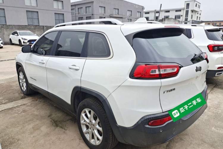 Used Jeep Cherokee 2016 2.0L Superior Edition Rear Left 45 Deg