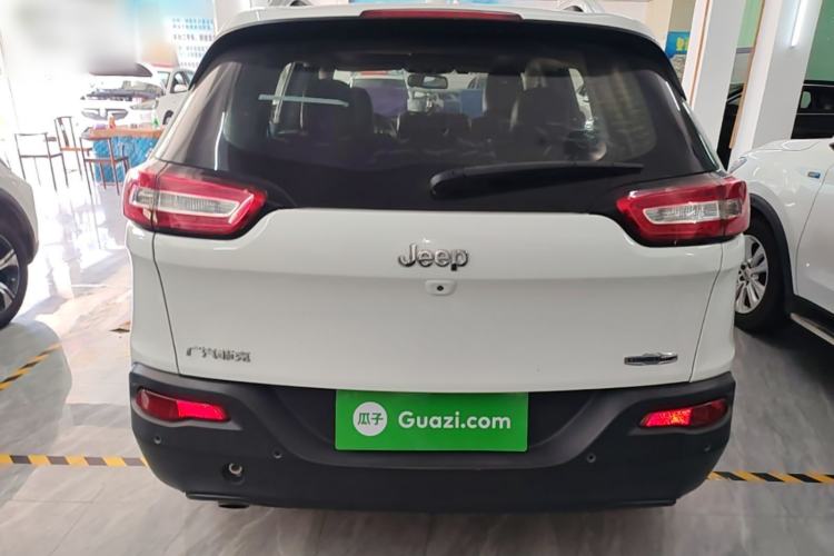 Used Jeep Cherokee 2016 2.0L Superior Edition Rear