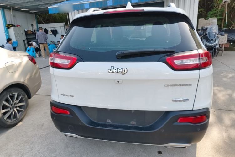Used Jeep Cherokee 2016 2.4L Professional Smart Version Rear